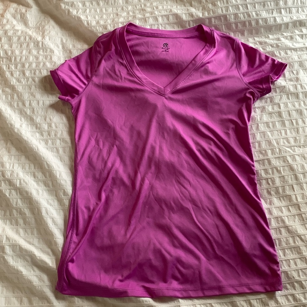 C9 V neck XS